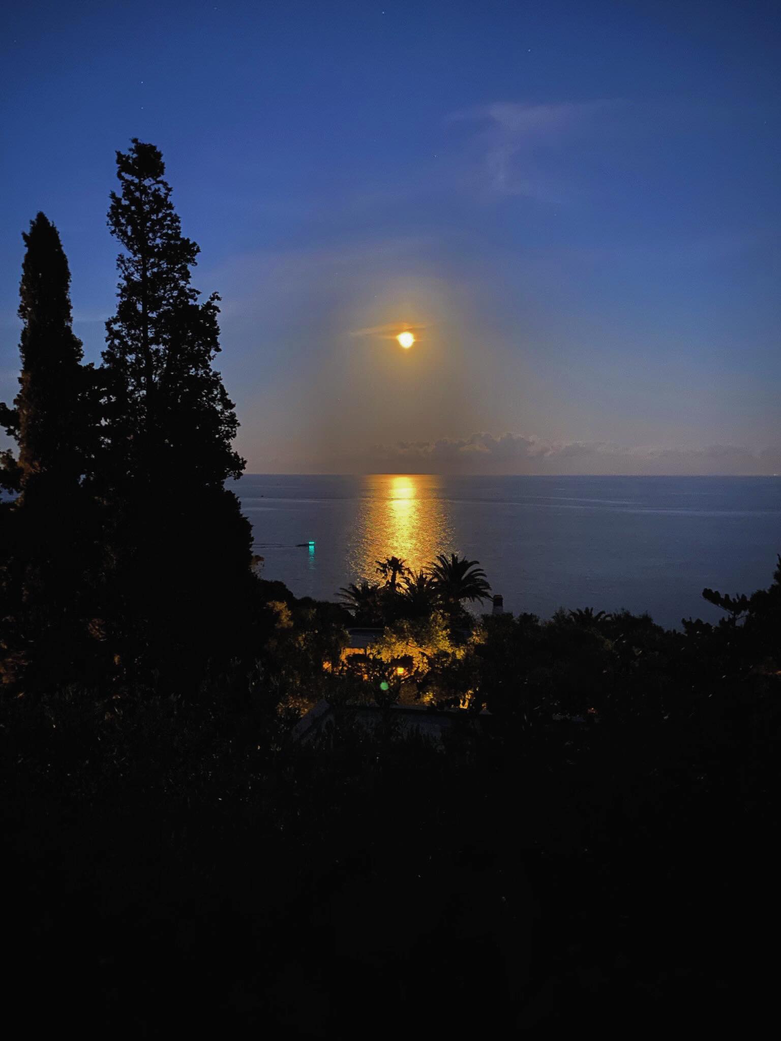 La luna sul mare a Panarea